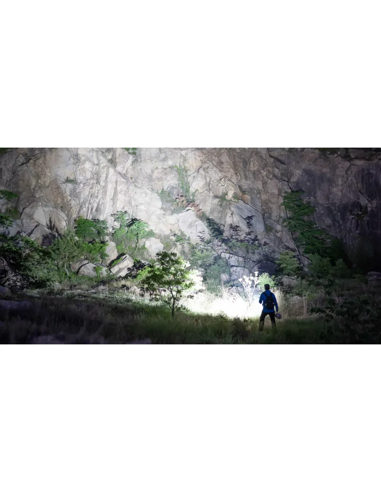 LINTERNA OLIGHT SEEKER MINI NEGRA