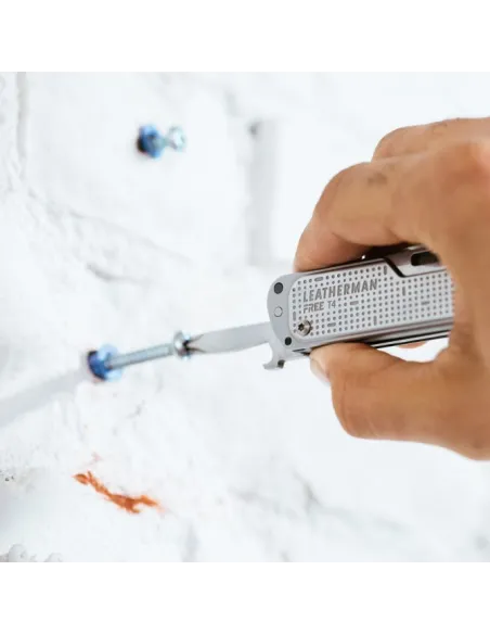 LEATHERMAN FREE T4